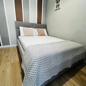 https://iren-smart-apartment.hotelslviv.net